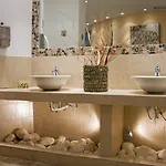Chora & Hotel 4*