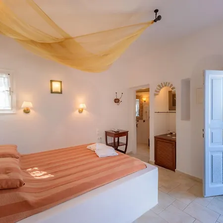 Hotel Chora & 4*