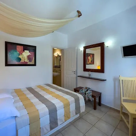 Hotel Chora & 4*