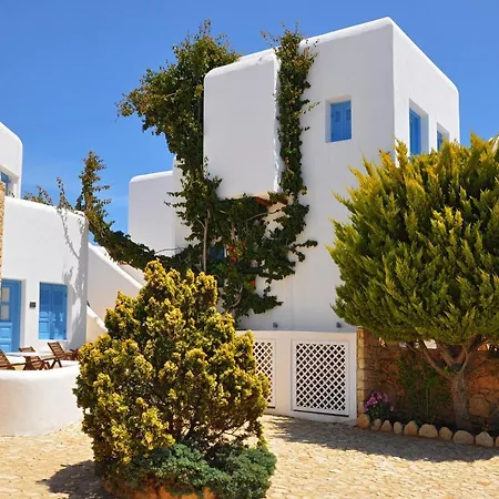 Chora & Hotel 4*