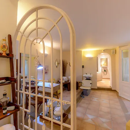 Chora & 4* Folégandros