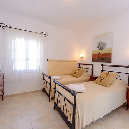 Hotel Chora & 4*