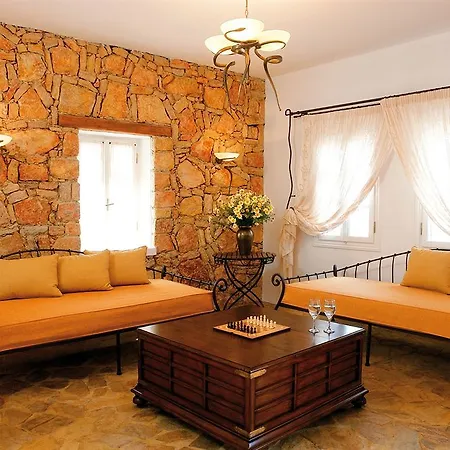 Chora & 4* Folegandros Town